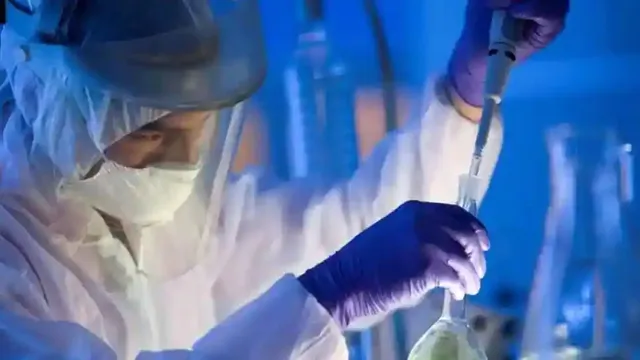 କିବ୍‌ ସହ ମିଶି ଆମେରିକା ନିର୍ମାଣ କରୁଥିବା ଜୈବିକ ଅସ୍ତ୍ର ସଂପର୍କରେ ସୂଚନା ଦେବାକୁ ବାଇଡେନ୍‌ଙ୍କୁ କହିଲା ରୁଷ୍‌