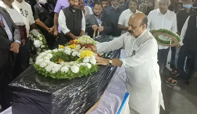 ଭାରତରେ ପହଞ୍ଚିଲା ୟୁକ୍ରେନ୍‌ରେ ନିହତ ଭାରତୀୟ ଛାତ୍ରଙ୍କ ଶବ; ଡାକ୍ତରୀ ଗବେଷଣା ପାଇଁ ପୁଅର ଶବ ଦାନ କରିବେ ପିତାମାତା