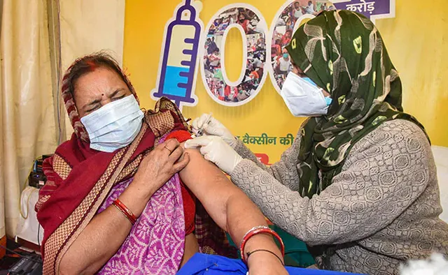 ସମସ୍ତ ପ୍ରାପ୍ତ ବୟସ୍କଙ୍କୁ ବୁଷ୍ଟର୍‌ ଡୋଜ୍‌ ଟିକା ଦେବାକୁ ବିଚାର କରୁଛି ଭାରତ: ରିପୋର୍ଟ