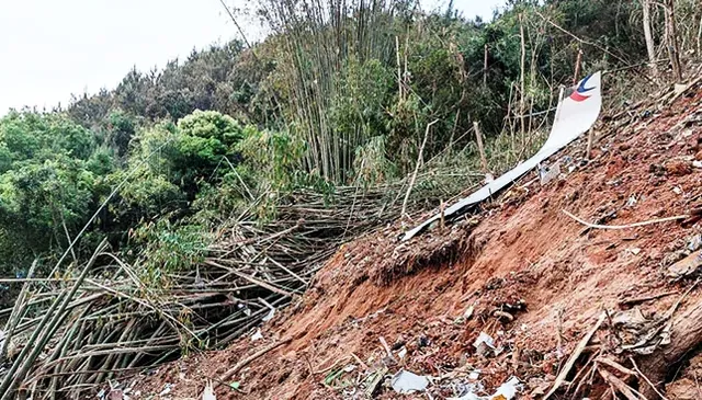 ପର୍ବତରେ ଧକ୍କା ଖାଇବା ବେଳେ ଶବ୍ଦ ବେଗରେ ଉଡୁଥିଲା ଚୀନା ବିମାନ