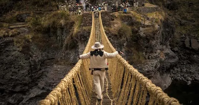 ହାତବୁଣା ଘାସ ପୋଲ!