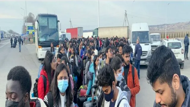 ସୁମିରେ ଏବେ ବି ଫସି ରହିଛନ୍ତି ୭୦୦ ଭାରତୀୟ ଛାତ୍ର, ଗୋଳାବର୍ଷା ଯୋଗୁଁ ଉଦ୍ଧାର କାର୍ଯ୍ୟ ହୋଇପାରୁନି