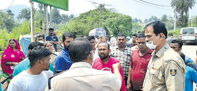 ଏନ୍‌ଏସି ଅଧ୍ୟକ୍ଷା ପ୍ରାର୍ଥିନୀ ସ୍ୱାମୀଙ୍କ ଦାଦାଗିରି: ଖଣ୍ଡପଡ଼ା ପଞ୍ଚାୟତ ସମିତି ଉପାଧ୍ୟକ୍ଷଙ୍କୁ ଆକ୍ରମଣ