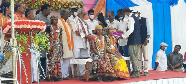 ମାଲକାନଗିରି ଜିଲ୍ଲା ବଣ୍ଡାଘାଟିରେ ରାଜ୍ୟପାଳ: ଅଯୋଧ୍ୟାରେ ରାମ ମନ୍ଦିର ପ୍ରତିଷ୍ଠା ଲାଗି ସୀତାକୁଣ୍ଡରୁ ଜଳ ସଂଗ୍ରହ କଲେ