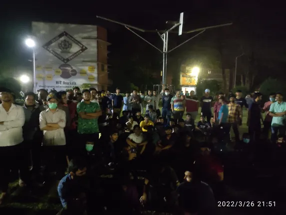 ଫଇସଲା ହେଲାନି, ଚାପା ଆସନ୍ତୋଷ ଜାରି; ଅନ୍‌ଲାଇନ ପରୀକ୍ଷା ଦାବି ଜିଦ୍‌ରେ ଅଟଳ ଏନ୍‌ଆଇଟି ଛାତ୍ରଛାତ୍ରୀ