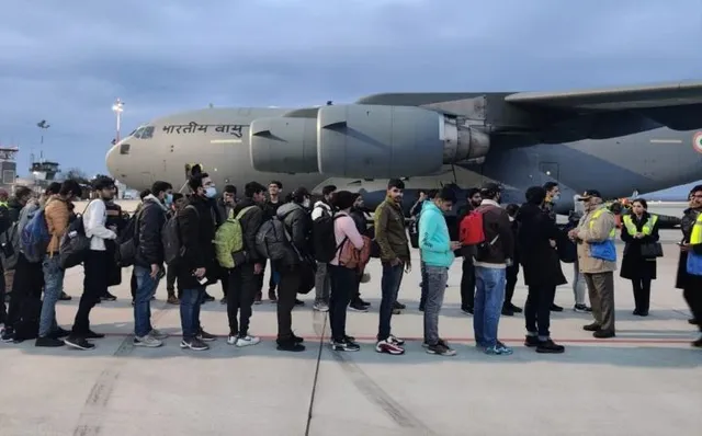 ଭାରତୀୟଙ୍କୁ ଖାଲି କରିବା ପାଇଁ ୮୦ ବିମାନ, ୨୪ ମନ୍ତ୍ରୀ ସାମିଲ: ୧୮ ହଜାର ଭାରତୀୟ ୟୁକ୍ରେନ୍‌ ଛାଡ଼ିଲେଣି