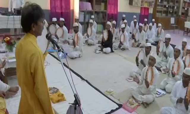 କଏଦୀମାନଙ୍କୁ ପୁରୋହିତ ତାଲିମ