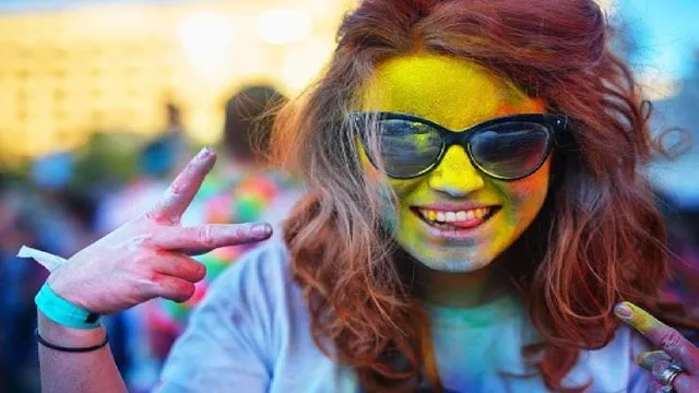 ହୋଲି ରଙ୍ଗ ଛଡାଇବା ପାଇଁ ଉପଯୋଗ କରନ୍ତୁ ଏହି ୫ ହର୍ବାଲ ଉପାୟ