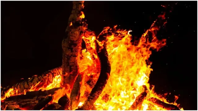 ଅଧର୍ମ ଉପରେ ଧର୍ମର ଜୟ! ହୋଲିରେ କାହିଁକି ପାଳନ ହୁଏ ‌ହୋଲିକା ଦହନ? ଜାଣନ୍ତୁ ପୂରା କାହାଣୀ