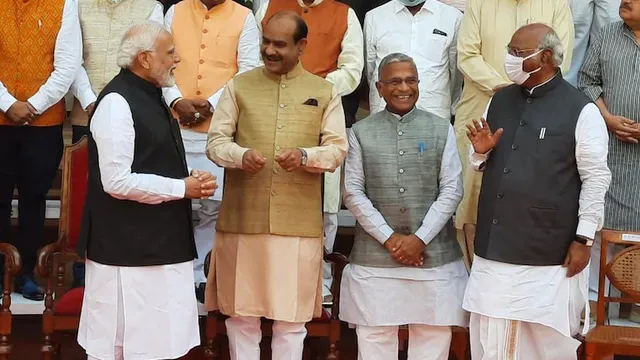 ଭବିଷ୍ୟତ ପିଢ଼ି ଆପଣମାନଙ୍କ ଅଭିଜ୍ଞତାରୁ ବଞ୍ଚିତ ହେବେ: ରାଜ୍ୟସଭାର ୭୨ ସାଂସଦଙ୍କୁ ବିଦାୟ ଦେଇ କହିଲେ ମୋଦୀ