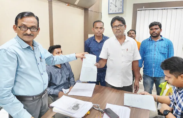 ଗୋଟିଏ ୱାର୍ଡ଼ରେ ବାପାପୁଅ ମୁହାଁମୁହିଁ; ବାପା ବିଜେପିରୁ, ପୁଅ ବିଜେଡିରୁ ପ୍ରାର୍ଥୀ