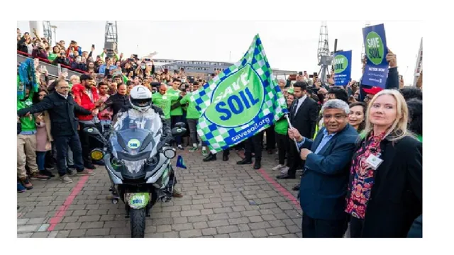 ଲଣ୍ଡନରୁ-ଭାରତ ୩୦,୦୦୦ କିମିର ମୋଟର ସାଇକେଲ ଯାତ୍ରା ଆରମ୍ଭ କଲେ ସଦ୍‌ଗୁରୁ