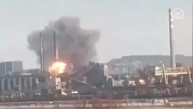 ପ୍ରମୁଖ ୟୁରୋପୀୟ ଷ୍ଟିଲ ପ୍ଲାଣ୍ଟ ଧ୍ବଂସ; ମାରିୟୁପୋଲ ଜବରଦଖଲ ଏକ ଯୁଦ୍ଧ ଅପରାଧ: ଜେଲେନ୍‌ସ୍କି