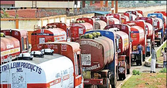 କଂପାନିଙ୍କ ପାଇଁ ଡିଜେଲ୍‌ ଦାମ୍‌ରେ ୨୫ ଟଙ୍କା ବୃଦ୍ଧି: ଦରଦାମ ବଢ଼ିବ, ପେଟ୍ରୋଲ୍ ପମ୍ପ୍‌‌ରେ ଦାମ୍ ବଢ଼ିନପାରେ