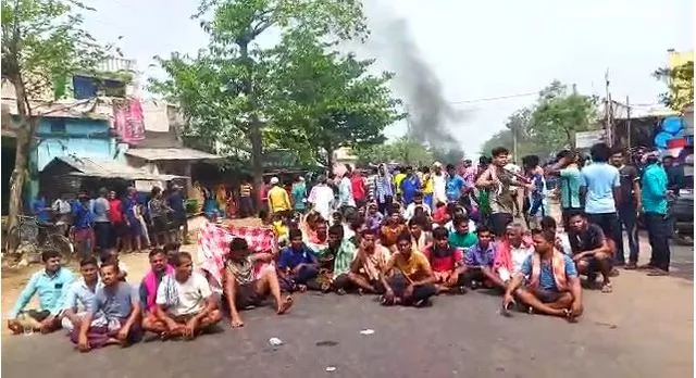 ପିତ୍ତଳ ହତ୍ୟାକାଣ୍ଡ ଘଟଣାକୁ ନେଇ ସ୍ଥାନୀୟ ଲୋକଙ୍କ ରାସ୍ତାରୋକ, ଘଟଣାରେ ୩ ଅଟକ