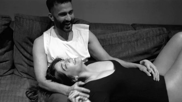 ମା’ ହେବେ ବଲିଉଡ ଅଭିନେତ୍ରୀ ସୋନମ କପୁର, ସ୍ବାମୀଙ୍କ ସହ ସେୟାର କଲେ ଏଭଳି ଫଟୋ