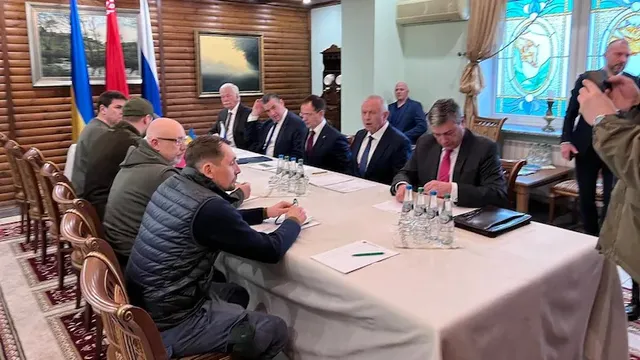 ରୁଷ ସହିତ ତୃତୀୟ ରାଉଣ୍ଡ ଆଲୋଚନା ପାଇଁ ବେଲାରୁଷ-ପୋଲାଣ୍ଡ ସୀମାରେ ପହଞ୍ଚିଲେ ୟୁକ୍ରେନ ପ୍ରତିନିଧୀ ଦଳ