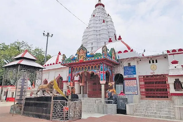 ଏଣିକି ସମ୍ମୁଖ ଦ୍ବାର ଦେଇ ମାଁ ସମଲେଶ୍ବରୀଙ୍କ ଦର୍ଶନ