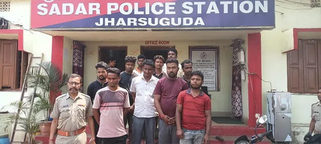 ଆକ୍ସନ ଇସ୍‌ପାତରୁ ଚୋରି ସାମଗ୍ରୀ ସହ ୨ ଅଟୋ ଜବତ, ୧୦ ଗିରଫ