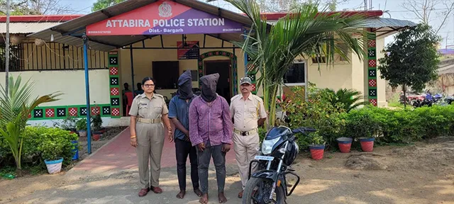 ୨ ଆନ୍ତଃ ରାଜ୍ୟ ଡିକି ଭଙ୍ଗା ଚୋର ଗିରଫ: ବାଇକ୍‌ ସହ ନଗଦ ୧.୮୬ ଲକ୍ଷ ଜବତ