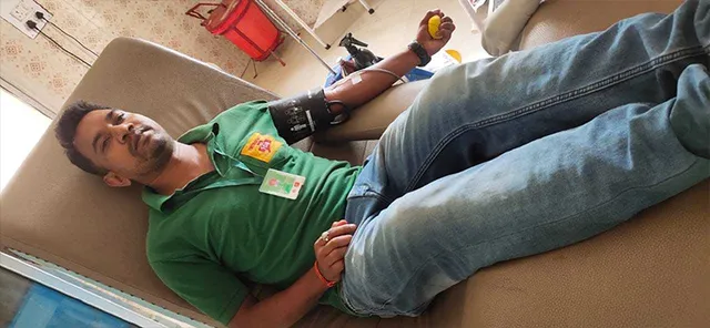 ରକ୍ତଦାନ କରି ଜୀବନ ବଞ୍ଚାଇଲେ ୧୦୮ ଆମ୍ବୁଲାନ୍‌ସ ହେଲ୍‌ପର