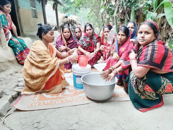 ଆତ୍ମନିର୍ଭରଶୀଳ ମହିଳା...ରୋଜଗାର ଦେଇଛି ଫିନାଇଲ୍‌