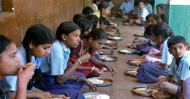 ଛାତ୍ରଛାତ୍ରୀଙ୍କୁ ମିଳୁନି ମଧ୍ୟାହ୍ନ‌ଭୋଜନ ଚାଉଳ