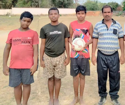 ରାଣୀପାଟଣା ଦୃଷ୍ଟିହୀନ ବିଦ୍ୟାଳୟର ସଫଳତା: ଜାତୀୟ ଦୃଷ୍ଟିବାଧିତ ଫୁଟ୍‌ବଲ ଟୁର୍ଣ୍ଣାମେଣ୍ଟରେ ୩ ଛାତ୍ର