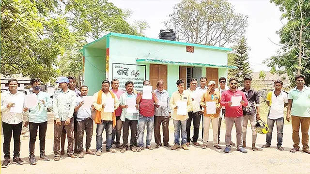 ବୁଢ଼ାବଳଙ୍ଗ ନଦୀଗର୍ଭରୁ ବେଧଡ଼କ ବାଲି, ମାଟି ଚାଲାଣ