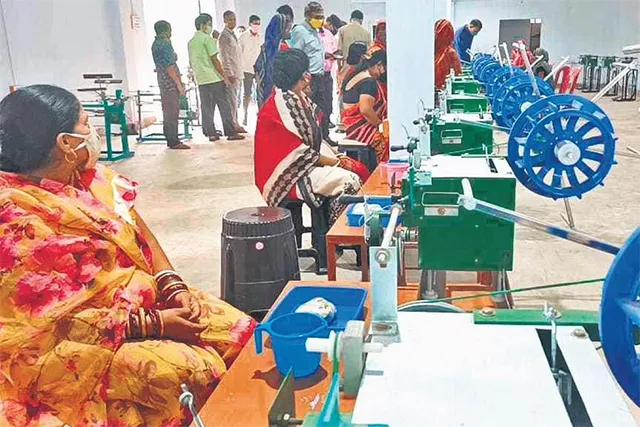 ପିଏମଇଜିପି: ରେକର୍ଡ ସୃଷ୍ଟିକଲା ଖଦି ଓ ଗ୍ରାମୋଦ୍ୟୋଗ ଆୟୋଗ