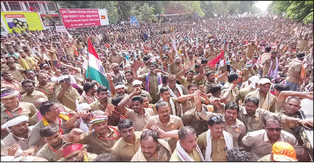 କଦଳୀ ଚୋପାରେ ରାଜଧାନୀକୁ ପୋତିଦେବୁ