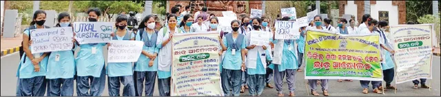 ନର୍ସିଂ ଛାତ୍ରଛାତ୍ରୀଙ୍କ ଭବିଷ୍ୟତ ସହ ଖେଳ: ଉତ୍କଳ ବିଶ୍ବବିଦ୍ୟାଳୟରେ ଉତ୍ତେଜନା