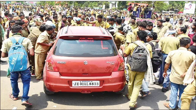 ନାକରେ କାନ୍ଦିଲା ରାଜଧାନୀ: ସବୁଆଡୁ ଜାମ କରିଦେଲେ, ସମସ୍ତେ ନାକେଦମ