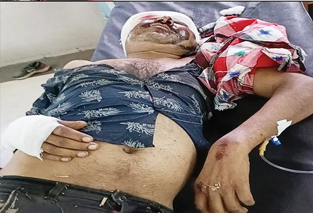 ଟଙ୍କା ଜମା ନହେବାରୁ ଷ୍ଟ୍ରେଚର୍‌ରେ ପଡ଼ିରହିଲେ ଗୁରୁତର