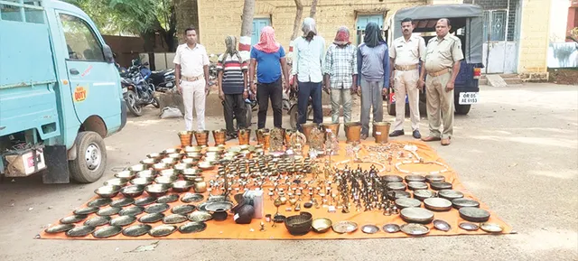 ଧରାପଡ଼ିଲେ ୫ ମୂର୍ତ୍ତି ଚୋର, ବିଦେଶ ଚାଲାଣ ସନ୍ଦେହ