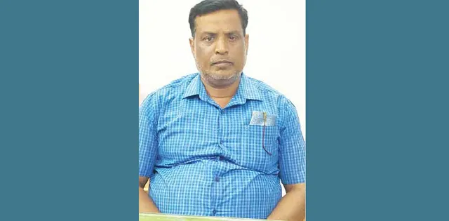 ଭିଜିଲାନ୍‌ସ ହାତରେ ଧରାପଡ଼ିଲେ କିରାଣି