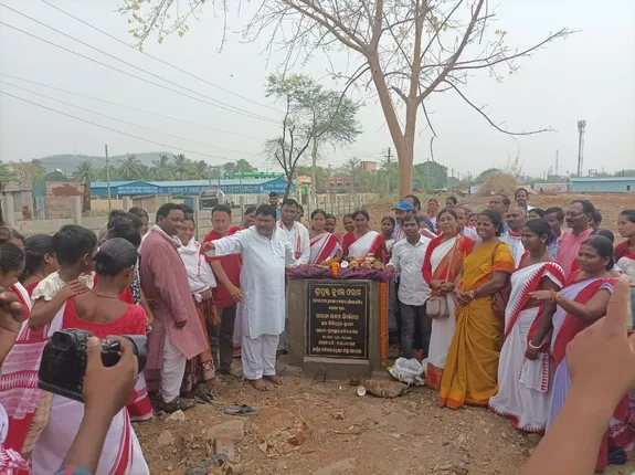 ଜୁଏଲ ଓରାମଙ୍କ ନୂଆ ରୂପ: ମୃଦଙ୍ଗ ବଜାଇଲେ, ପୂଜାରେ ସାମିଲ ହେଲେ