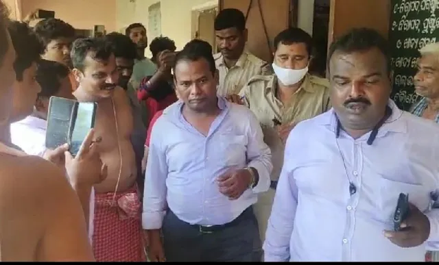 ସହକାରୀ ଶିକ୍ଷୟତ୍ରୀଙ୍କୁ ଅସଦାଚରଣ ଅଭିଯୋଗରେ ପ୍ରଧାନ ଶିକ୍ଷକ ଥାନାରେ ଅଟକ