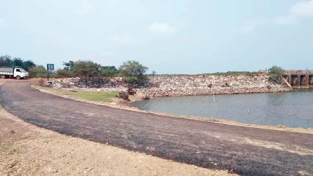 ୨୩ ଲକ୍ଷ ଟଙ୍କାର ରାସ୍ତା କାମ ନିମ୍ନମାନର ଅଭିଯୋଗ, ଭିଜିଲାନ୍ସ ତଦନ୍ତ ଦାବିକଲେ ଗ୍ରାମବାସୀ