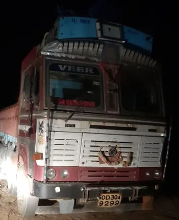 ମଦୁଆ ଡ୍ରାଇଭରଙ୍କ ଉପରେ ଚଢଉ, ୨ ଗିରଫ