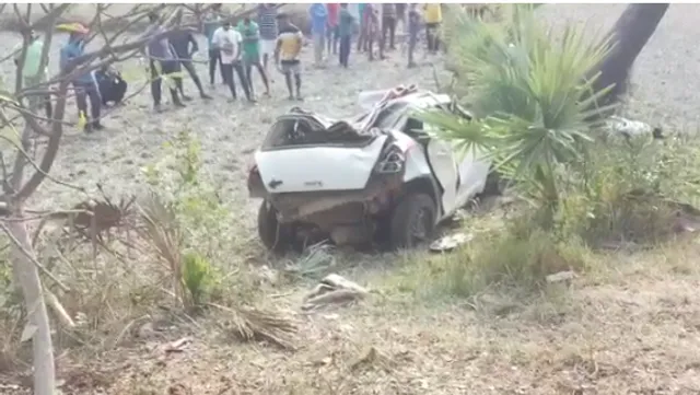 ଗଛରେ ପିଟିହେଲା କାର୍: ଚାଳକଙ୍କ ମୃତ୍ୟୁ