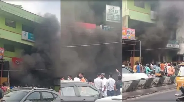 ଚାର୍ଜରେ ବସିଥିବା ବେଳେ ୧୭ଟି ଇଲେକ୍ଟ୍ରିକ ସ୍କୁଟର ଜଳି ପାଉଁଶ ହୋଇଗଲା