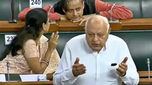 ଏଠି ସୀତା ବି ବଦ୍‌ନାମ: ସାଂସଦ ସୁପ୍ରିୟା ସୁଲେଙ୍କ ସହ ଭାଇରାଲ୍ ଫଟୋକୁ ନେଇ ଏପରି କହିଲେ ଶଶୀ ଥରୁର୍‌