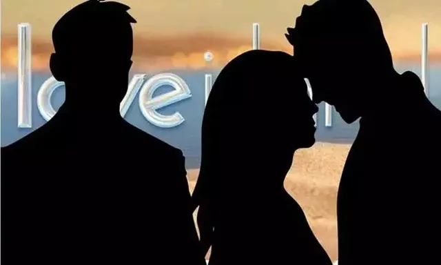 ‘ଯଦି ବଦଳି ଚାହୁଁଛ, ରାତିକ ପାଇଁ ସ୍ତ୍ରୀକୁ ପଠାଅ’! କନିଷ୍ଠ ଯନ୍ତ୍ରୀଙ୍କ ଦ୍ବାରା ନିର୍ଯାତିତ ଲାଇନମ୍ୟାନଙ୍କ ଆତ୍ମହତ୍ୟା