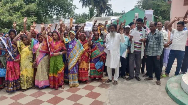 ଧାନମଣ୍ଡି ଦୁର୍ନୀତି: ଗୋଟିଏ ଜମି ‌ହେଲେ ମାଲିକ ଅନେକ, ଅନିୟମିତତା ପ୍ରତିବାଦରେ ଚାଷୀଙ୍କ ବିକ୍ଷୋଭ