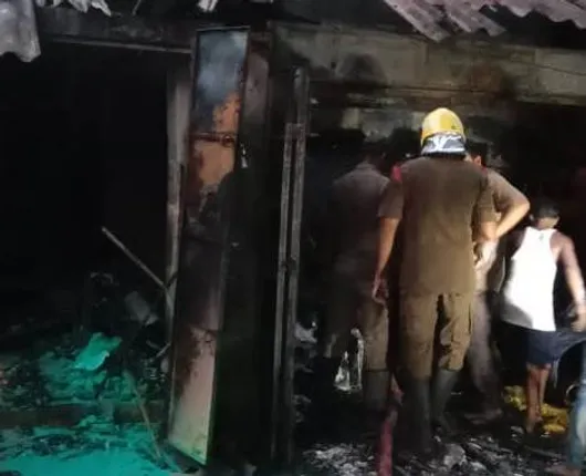 ସର୍ଟସର୍କିଟ ଯୋଗୁଁ ଜଳିଗଲା ଦୁଇ ହାର୍ଡୱେର ଦୋକନ ଘର: ଲକ୍ଷାଧିକ ଟଙ୍କାର ସାମଗ୍ରୀ ନଷ୍ଟ