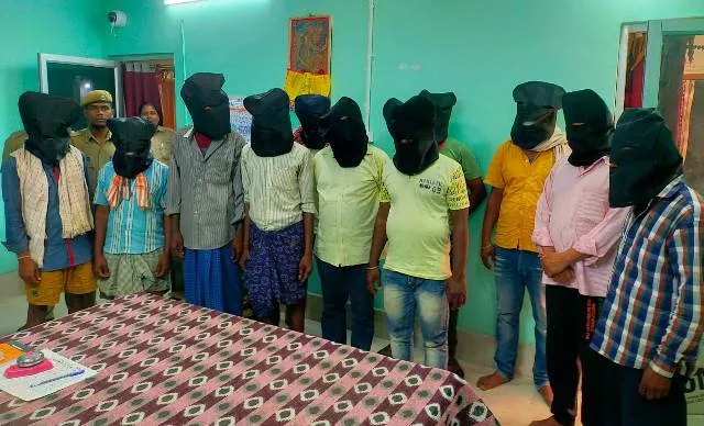 ଫର୍ଣ୍ଣିଚର ଦୋକାନରୁ ଚୋରି ଘଟଣାରେ ୧୧ ଗିରଫ, ଚୋରି ସାମଗ୍ରୀ ଜବତ