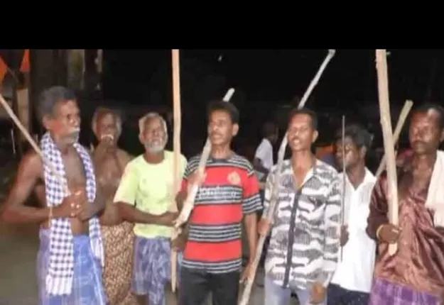 ଅଜଣା ଗାଡ଼ି ଧକ୍କାରେ ଶ୍ରମିକଙ୍କ ମୃତ୍ୟୁ ଘଟଣା: ରାତିସାରା ରାସ୍ତାରୋକ