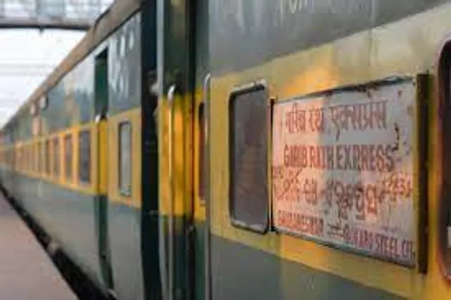 ଏଯାଏଁ ଗଡ଼ିଲାନି ୪ ଟ୍ରେନ୍‌; କୋଭିଡ୍‌ ସରିଲା, ତଥାପି ସ୍ବାଭାବିକ୍‌ ହୋଇନି ଟ୍ରେନ୍‌ ଚଳାଚଳ