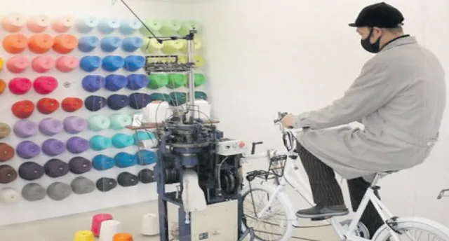 ସାଇକେଲ୍‌ରେ ମୋଜା ବୁଣା